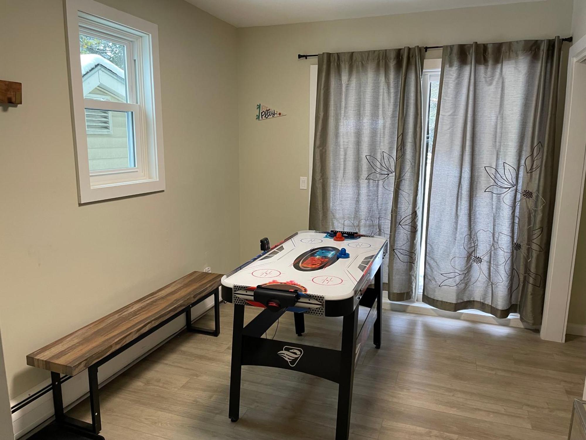 Fantastic Retreat 5Min From Village With Media Room, Ac And Sauna! Стоу Экстерьер фото